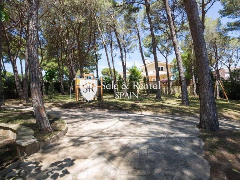 Villa for Sale in Lloret De Mar, Gerona 23