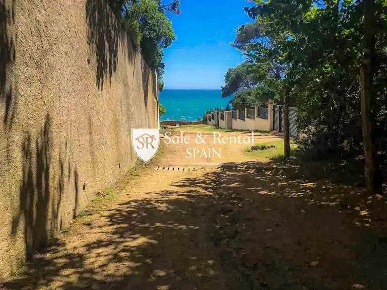 Villa for Sale in Lloret De Mar, Gerona 48