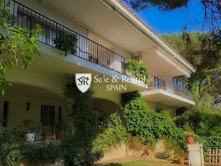 Villa for Sale in Lloret De Mar, Gerona 4