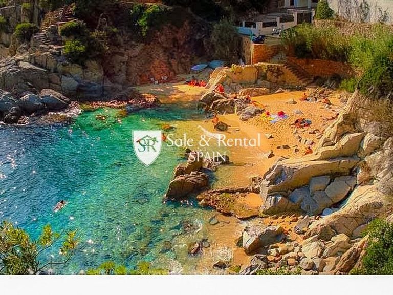 Villa for Sale in Lloret De Mar, Gerona 49