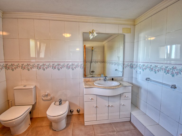 Villa for Sale in Inland La Sella Golf, Alicante 30