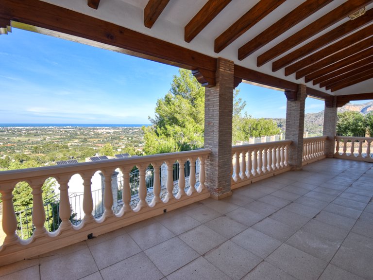 Villa for Sale in Inland La Sella Golf, Alicante 1