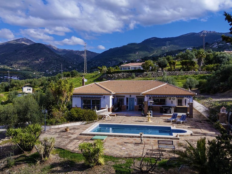 Villa for Sale in Alcaucin, Malaga 36