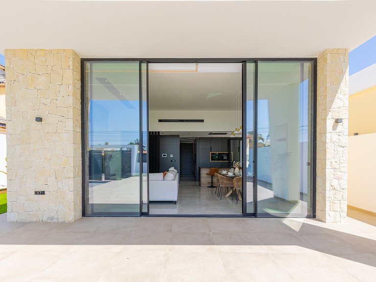 Villa for Sale in Torrevieja, Alicante 4