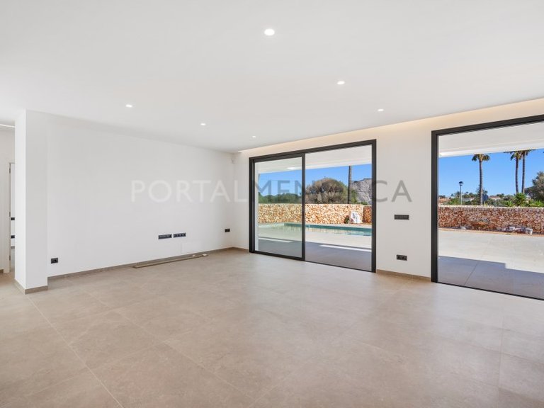 Villa for Sale in Cala Blanca, Menorca 8