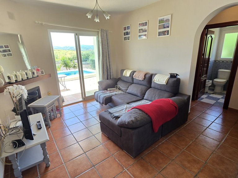 Villa for Sale in Puente De Don Manuel, Malaga 4