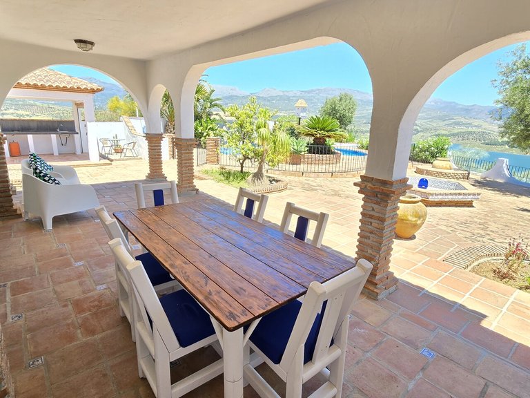 Villa for Sale in Vinuela, Malaga 11