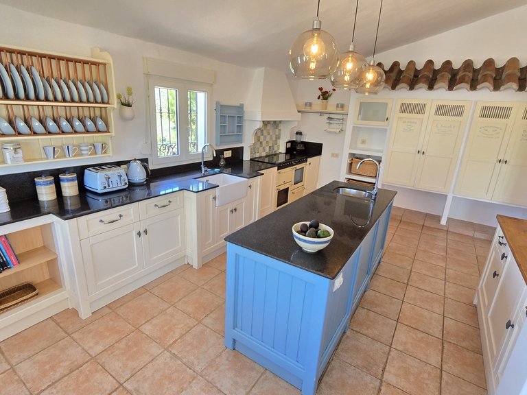 Villa for Sale in Vinuela, Malaga 44