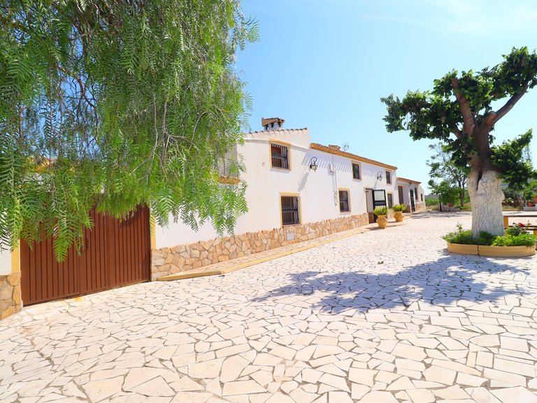 Country House for Sale in Velez-rubio, Almeria 2