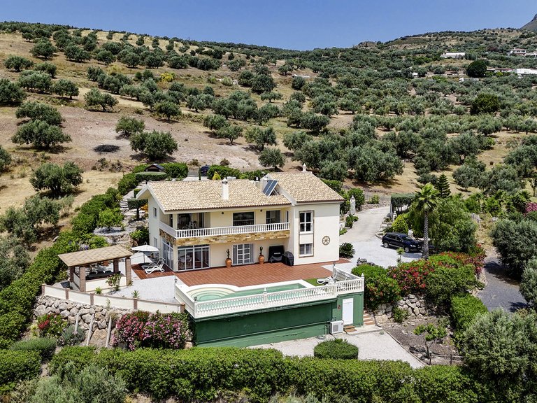 Villa for Sale in Alcaucin, Malaga 8