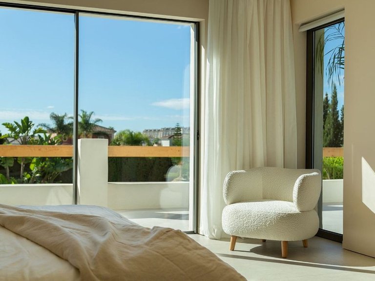 Villa for Sale in Nueva Andalucia, Malaga 4
