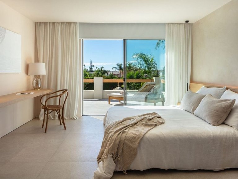 Villa for Sale in Nueva Andalucia, Malaga 7