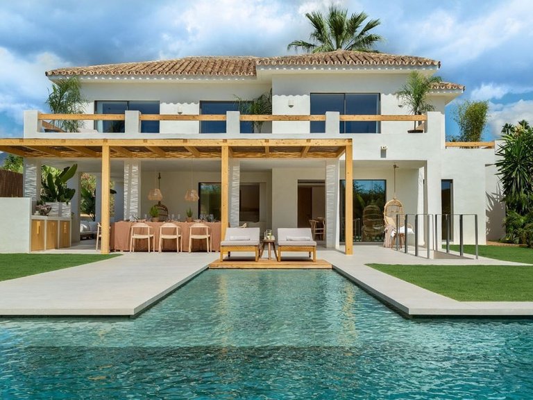 Villa for Sale in Nueva Andalucia, Malaga 15