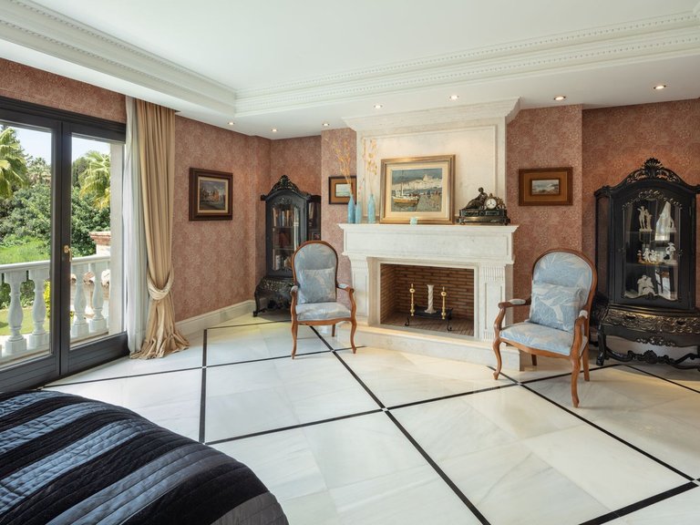 Villa for Sale in Marbella, Malaga 5