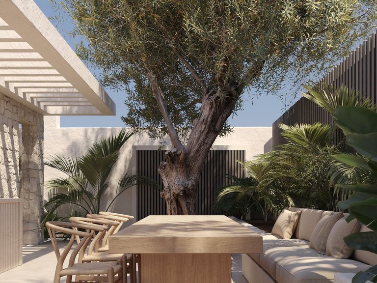 Villa for Sale in Nueva Andalucia, Malaga 1