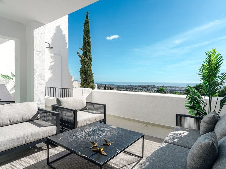 Apartment for Sale in Benahavis, Malaga 1