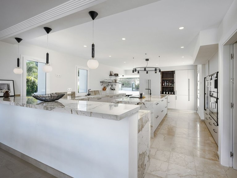 Villa for Sale in Benahavis, Malaga 14