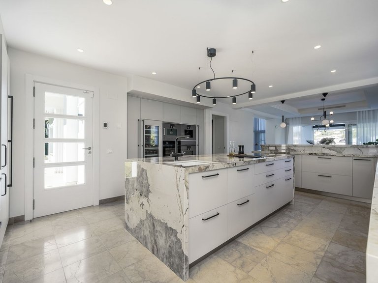 Villa for Sale in Benahavis, Malaga 16
