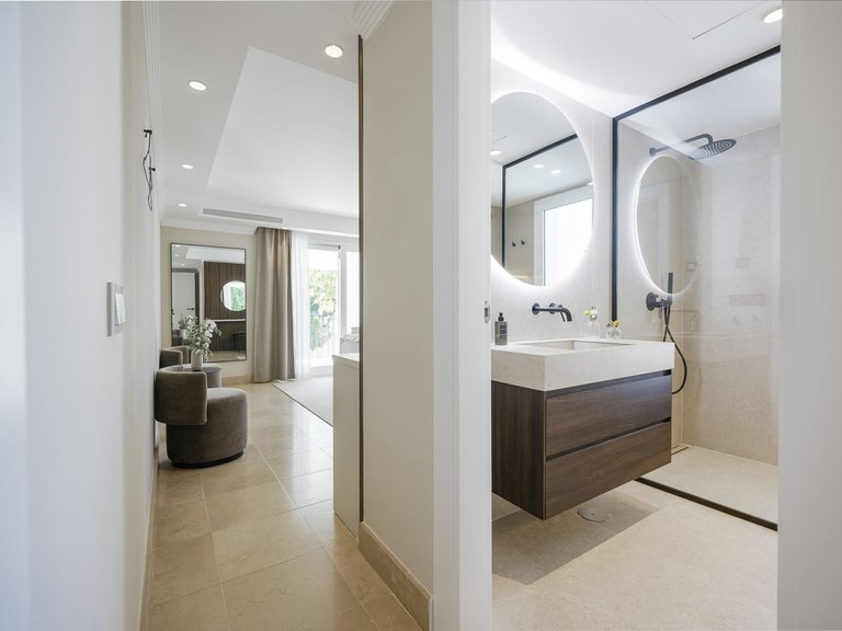 Villa for Sale in Benahavis, Malaga 17