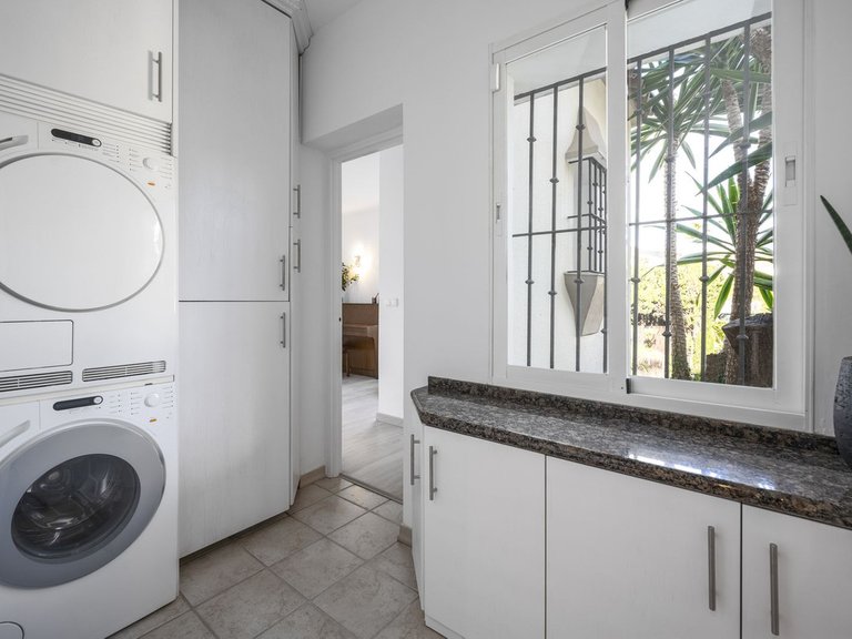 Villa for Sale in Nueva Andalucia, Malaga 17