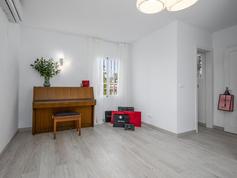 Villa for Sale in Nueva Andalucia, Malaga 20