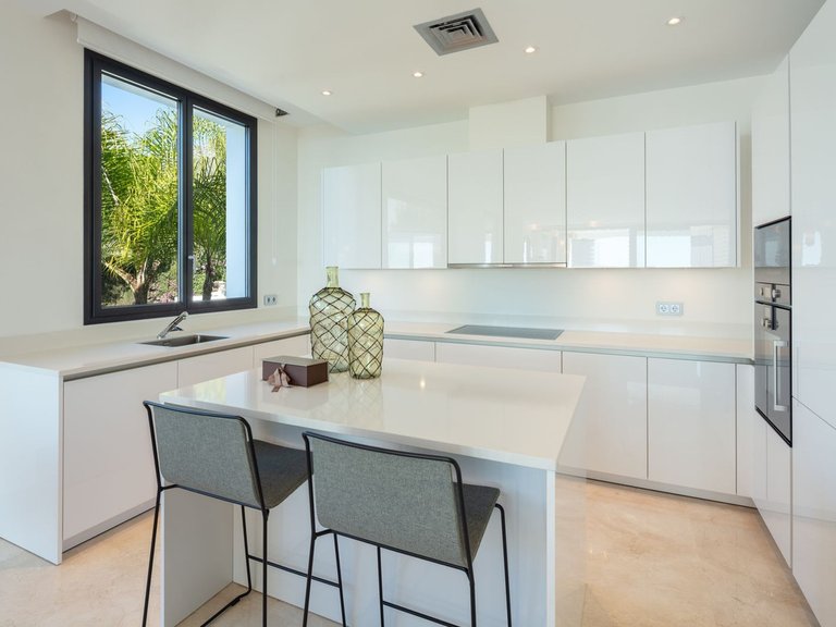 Penthouse for Sale in Marbella, Malaga 12