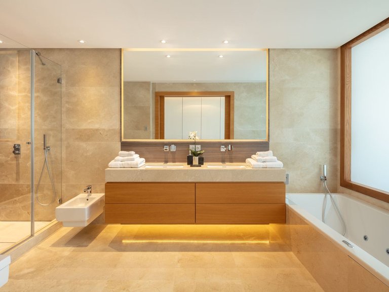 Penthouse for Sale in Marbella, Malaga 18