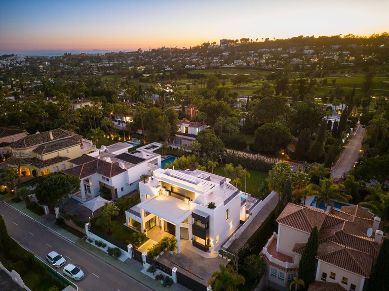 Villa for Sale in Marbella, Malaga 30