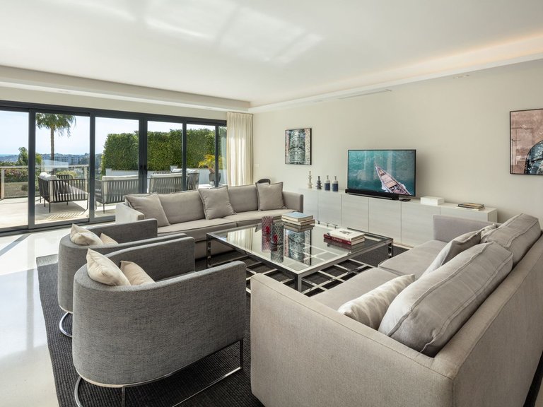 Villa for Sale in Nueva Andalucia, Malaga 8