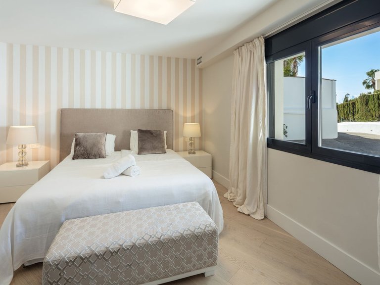 Villa for Sale in Nueva Andalucia, Malaga 20