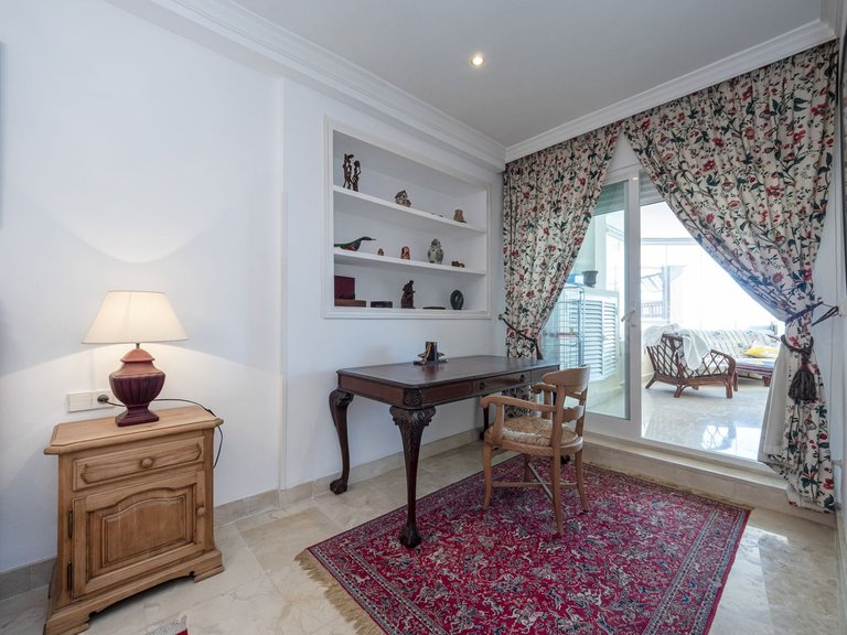 Apartment for Sale in Puerto Banus, Malaga 17