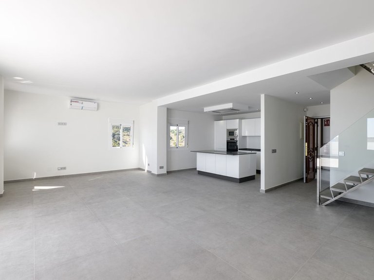 Penthouse for Sale in Estepona, Malaga 4