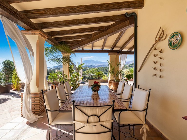 Villa for Sale in Benahavis, Malaga 26