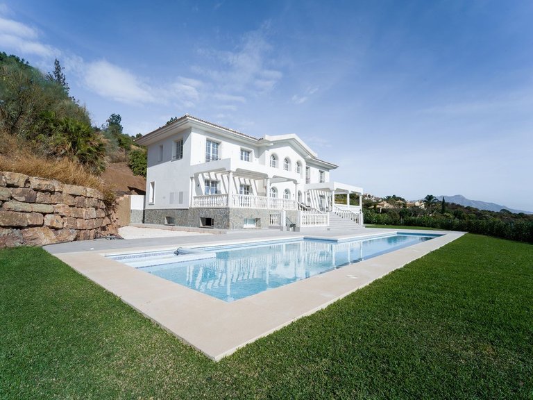 Villa for Sale in Benahavis, Malaga 38