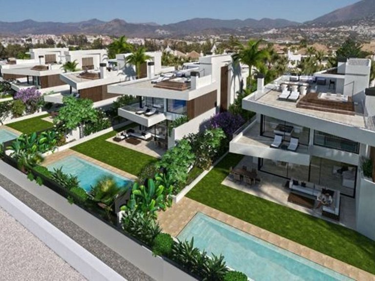 Villa for Sale in Puerto Banus, Malaga 1