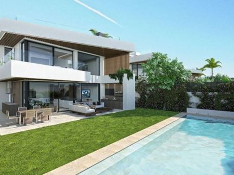 Villa for Sale in Puerto Banus, Malaga 2
