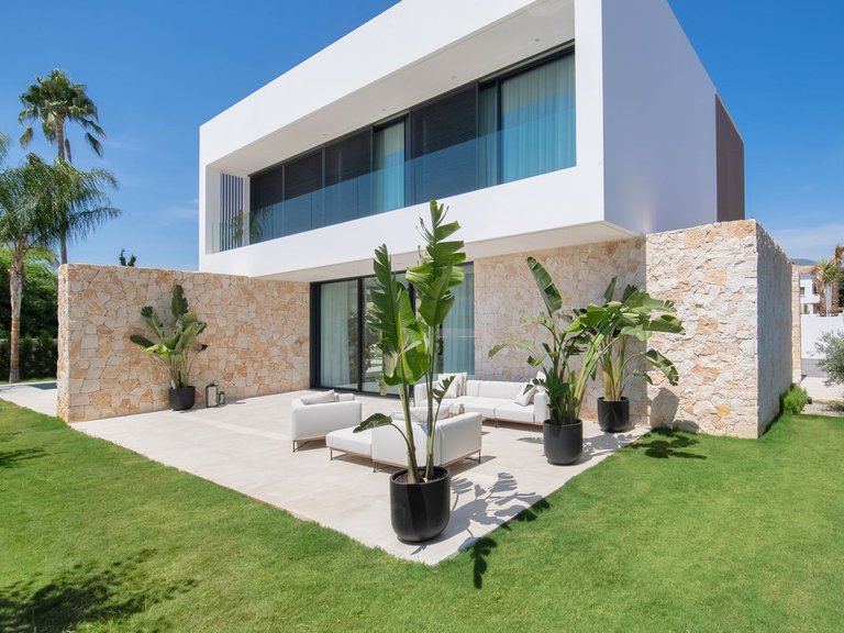 Villa for Sale in San Pedro De Alcantara, Malaga 3