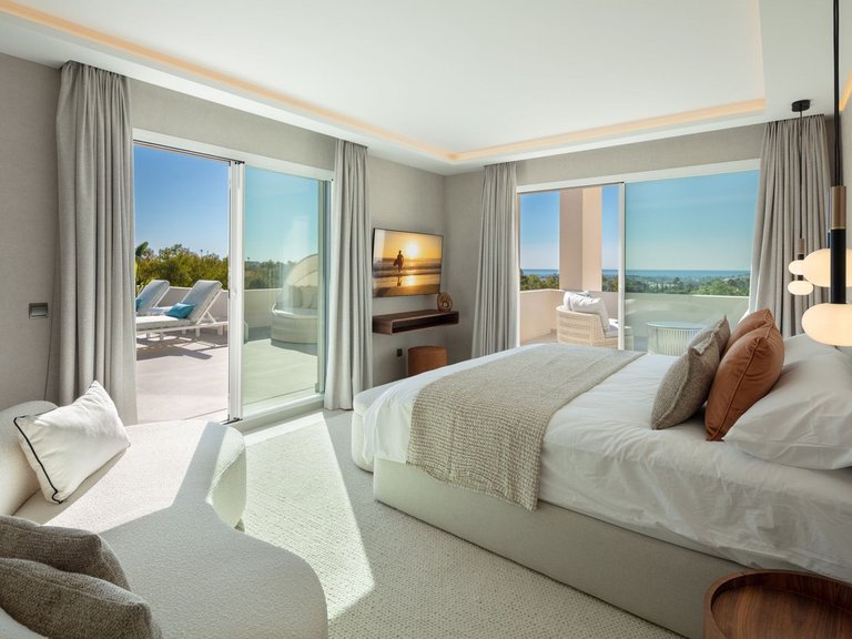Penthouse for Sale in Nueva Andalucia, Malaga 7