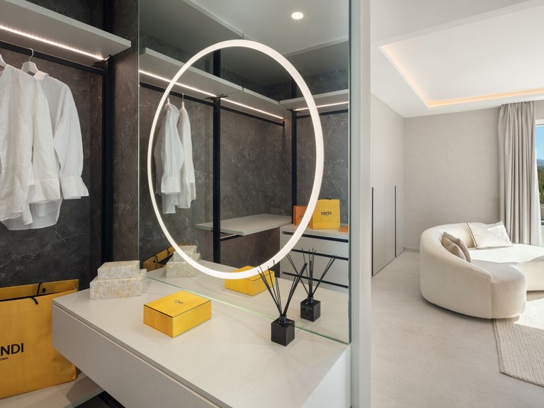 Penthouse for Sale in Nueva Andalucia, Malaga 10