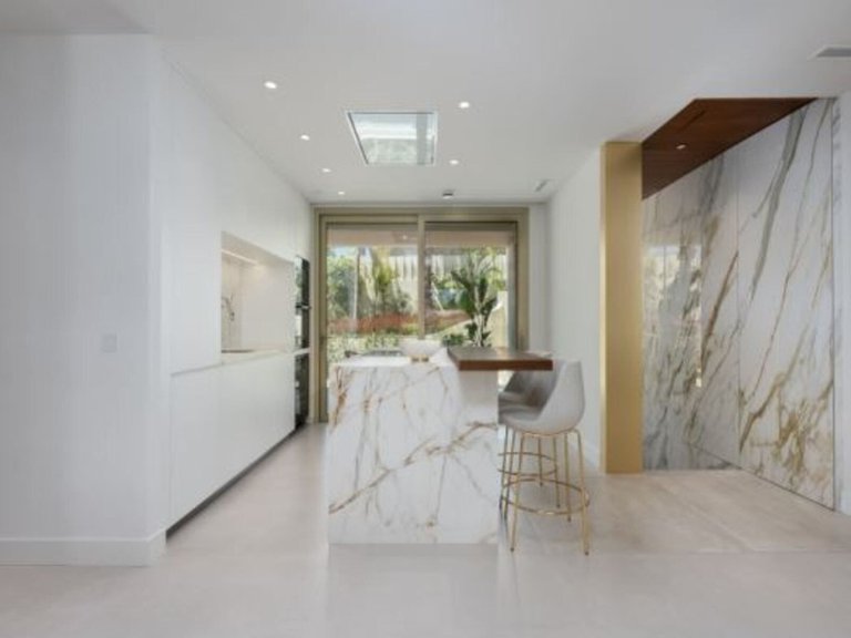 Apartment for Sale in Marbella Golden Mile, Malaga 13