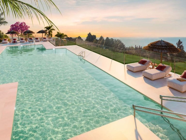 Villa for Sale in El Chaparral, Malaga 1