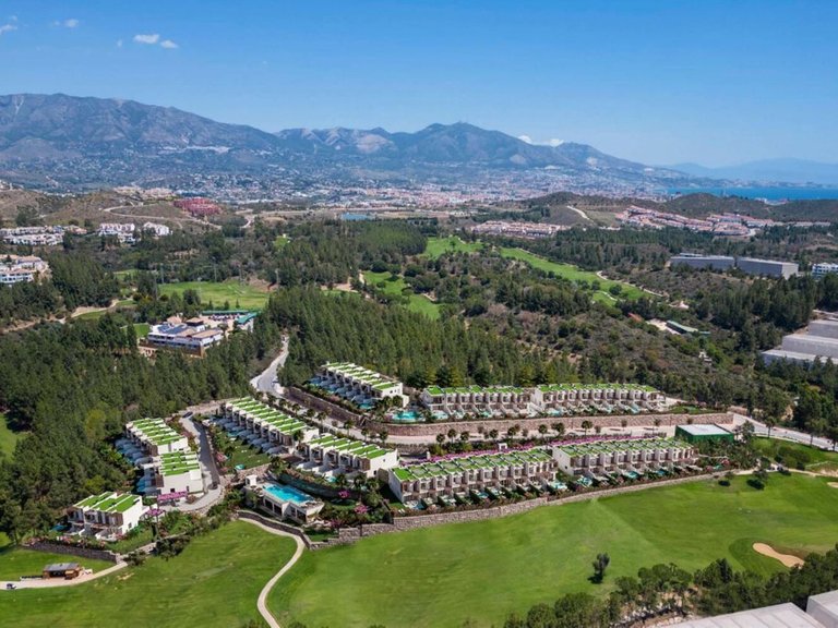 Villa for Sale in El Chaparral, Malaga 14
