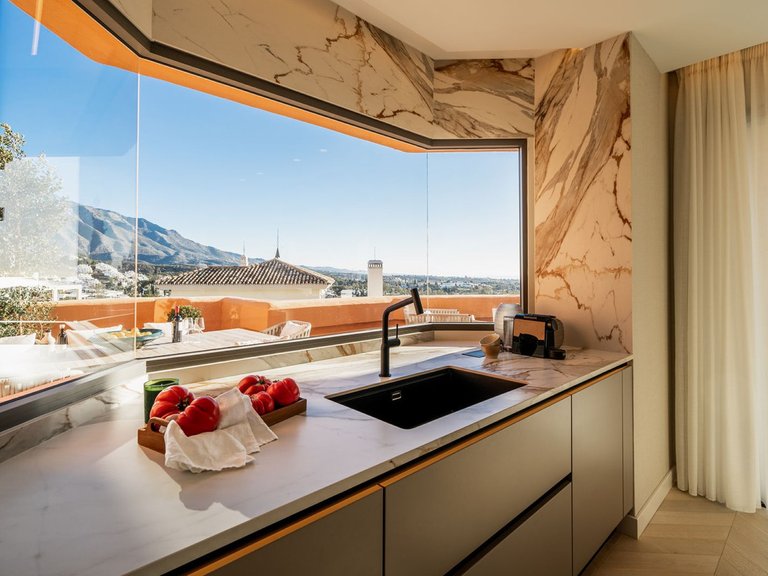 Apartment for Sale in Nueva Andalucia, Malaga 29