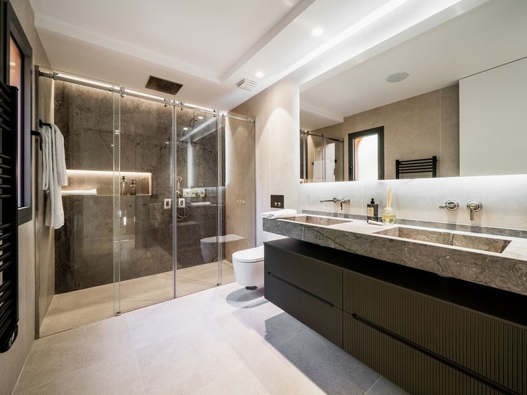 Apartment for Sale in Nueva Andalucia, Malaga 11