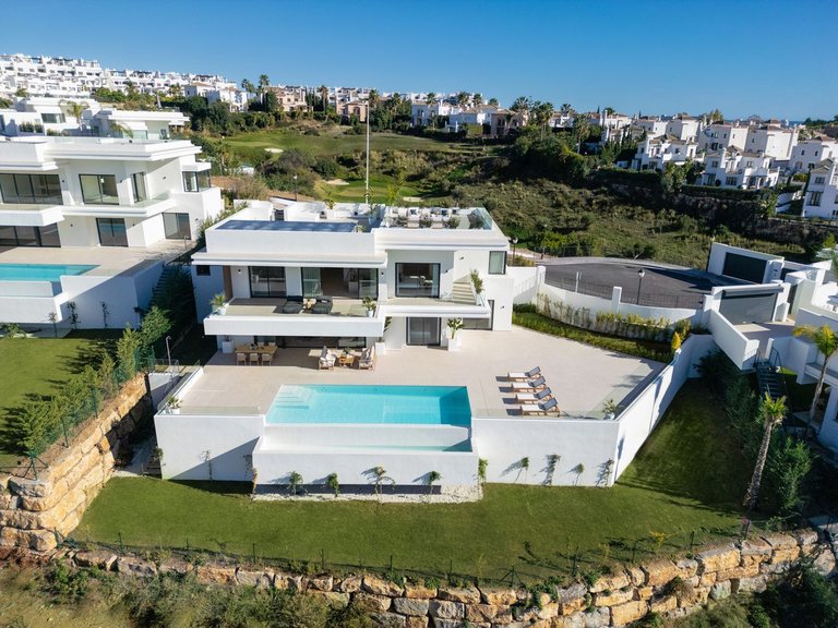 Villa for Sale in Estepona, Malaga 32