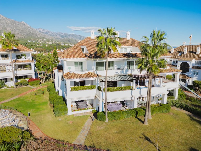 Apartment for Sale in Marbella Golden Mile, Malaga 2