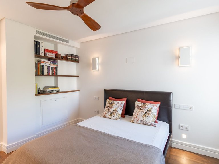 Apartment for Sale in Marbella Golden Mile, Malaga 19