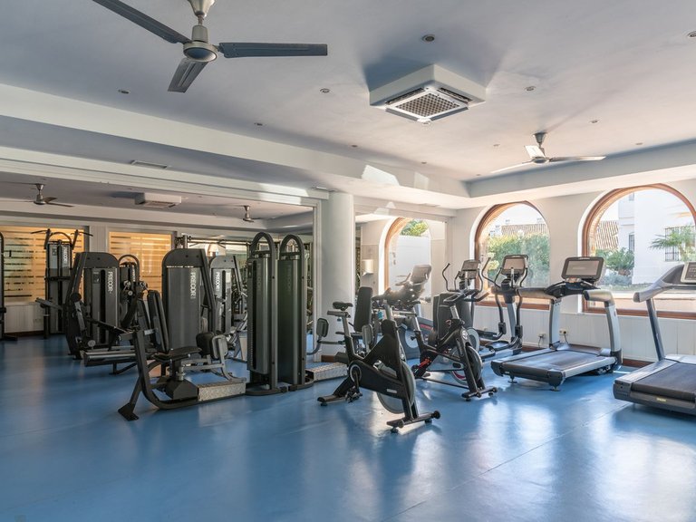 Apartment for Sale in Marbella Golden Mile, Malaga 24