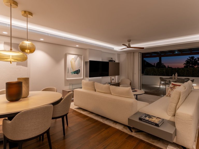 Apartment for Sale in Marbella Golden Mile, Malaga 31