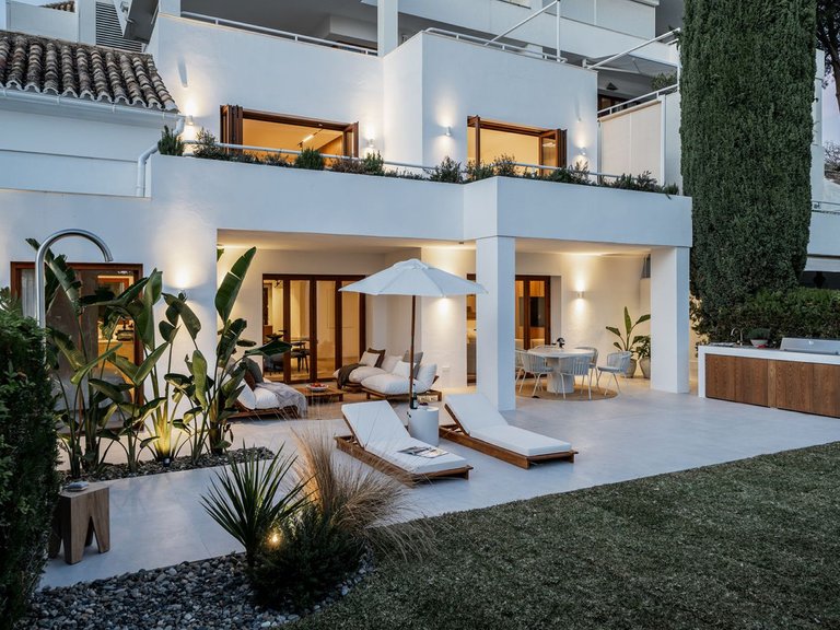 Town House for Sale in Nueva Andalucia, Malaga 17